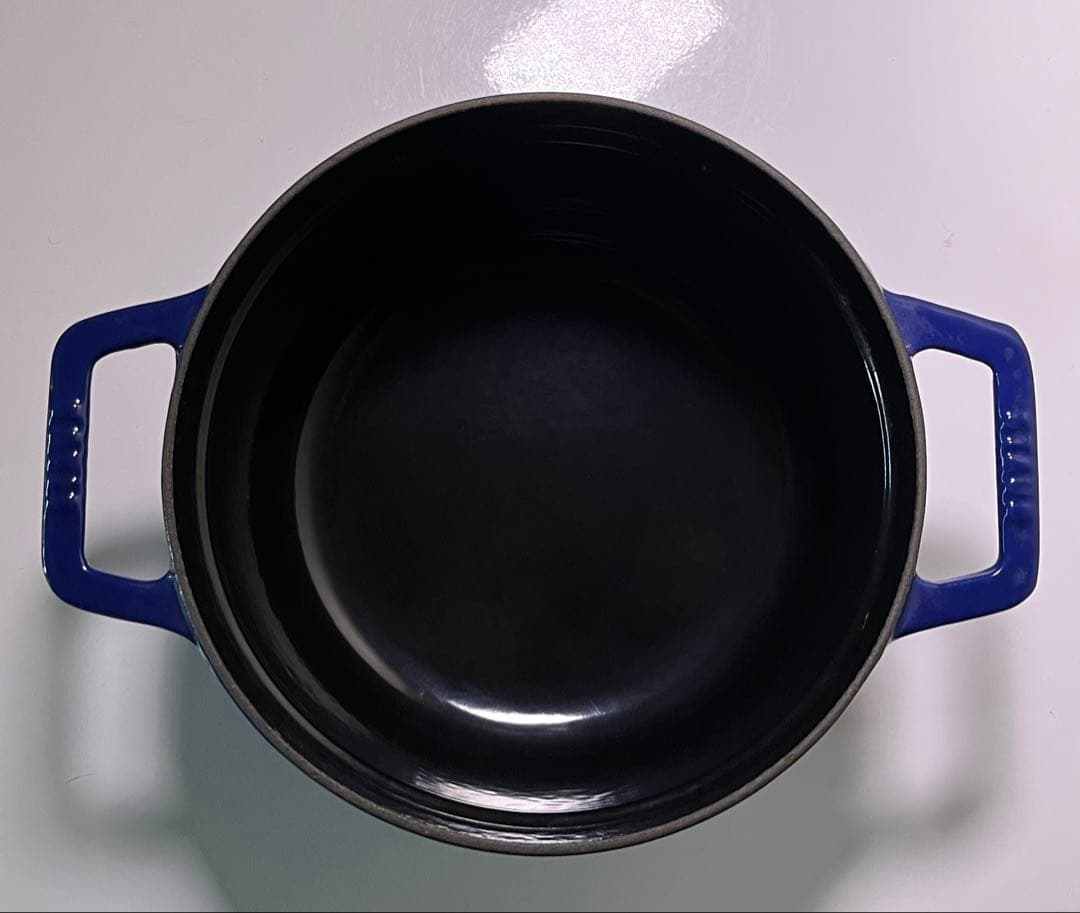 staub ピコ・ココットラウンド 【レア色】