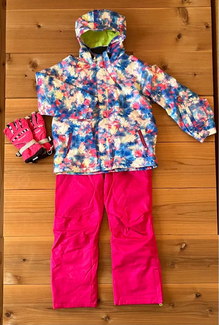 お値下げ！スキースノーボードウェア　上下、グローブ付3点セット　140cm