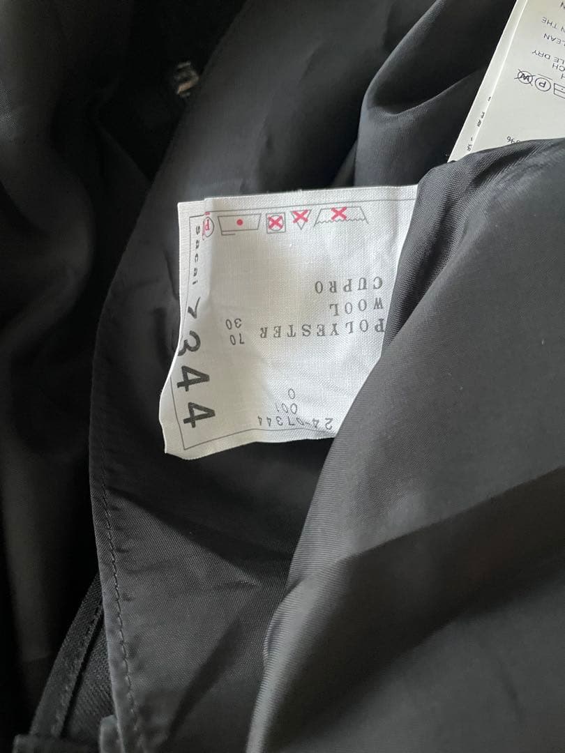 Sacai アシンメトリーブラックウールプリーツスカート