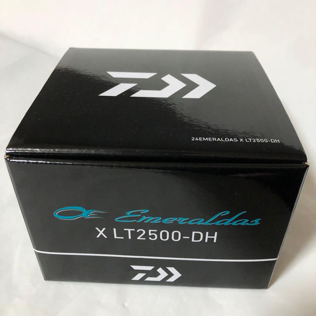未使用　ダイワ　24 エメラルダス　X LT2500-DH ライン付き　リール