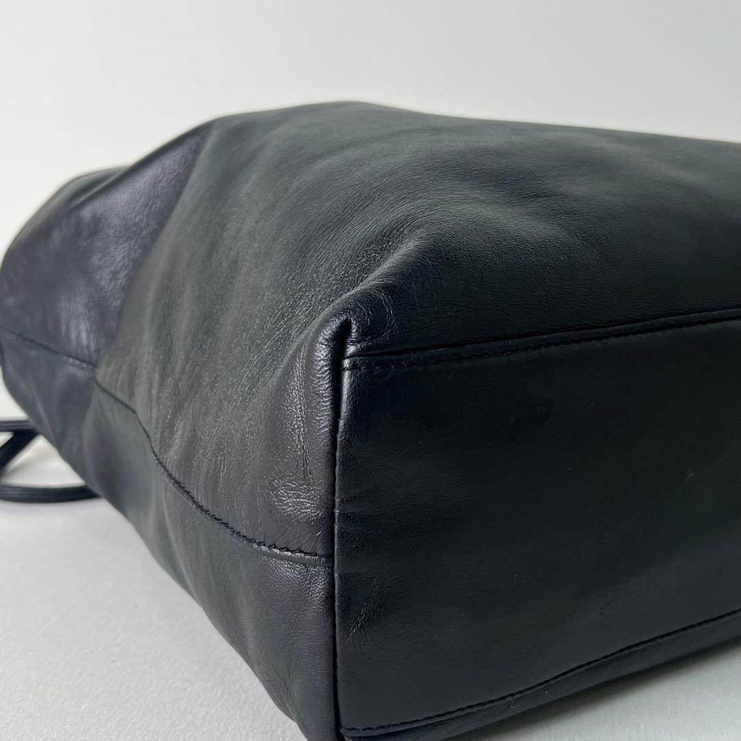 【希少】PRADA/ナッパレザー/トートバッグ/オールレザー/三角ロゴ/ラム