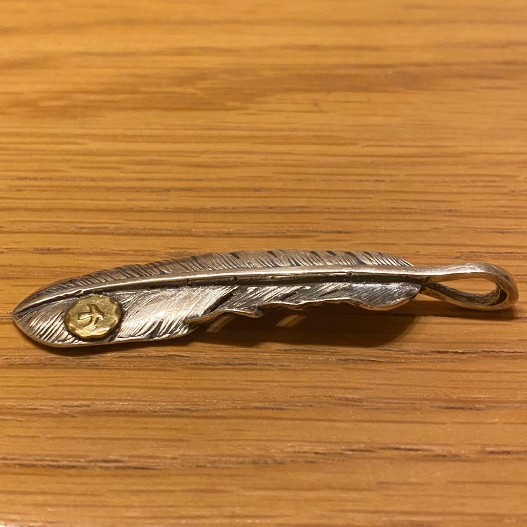 カ*リ様 Goro's ゴローズ　現行　金メタル付き特大フェザー