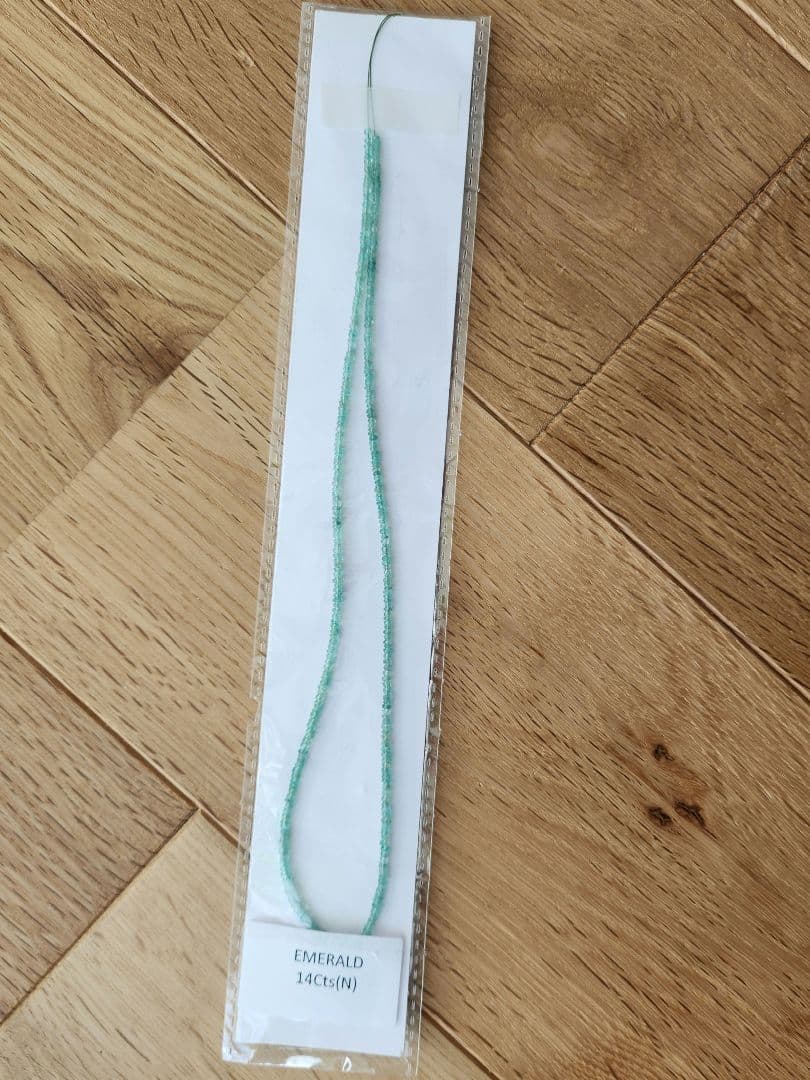 エメラルド　カット41㎝　ハンドメイド材料　ビーズ