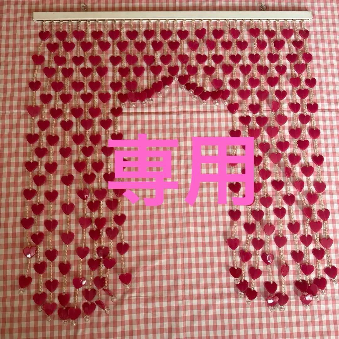 もも　　　レトロポップのれん　ピンクハート型