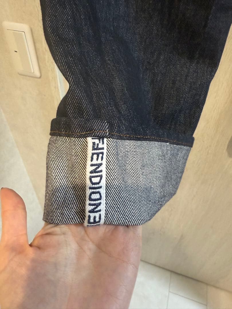 川口春奈　着用　フェンディ デニム　FENDI 2023年