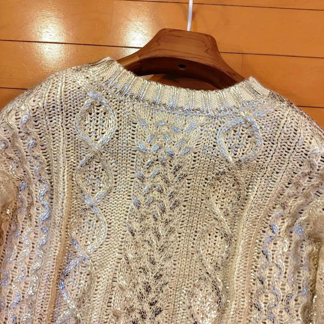 プラスオトハ 箔デザイン ケーブルニットプルオーバートップス