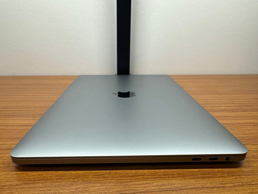 MacBook Pro A2251 ジャンク品