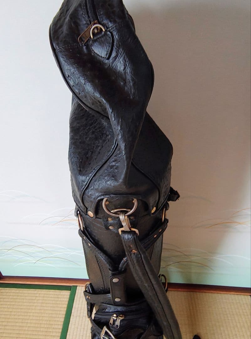 黒の合成皮革ゴルフバッグ