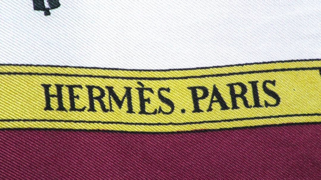 HERMES エルメス　大判スカーフ　カレ90　 D497