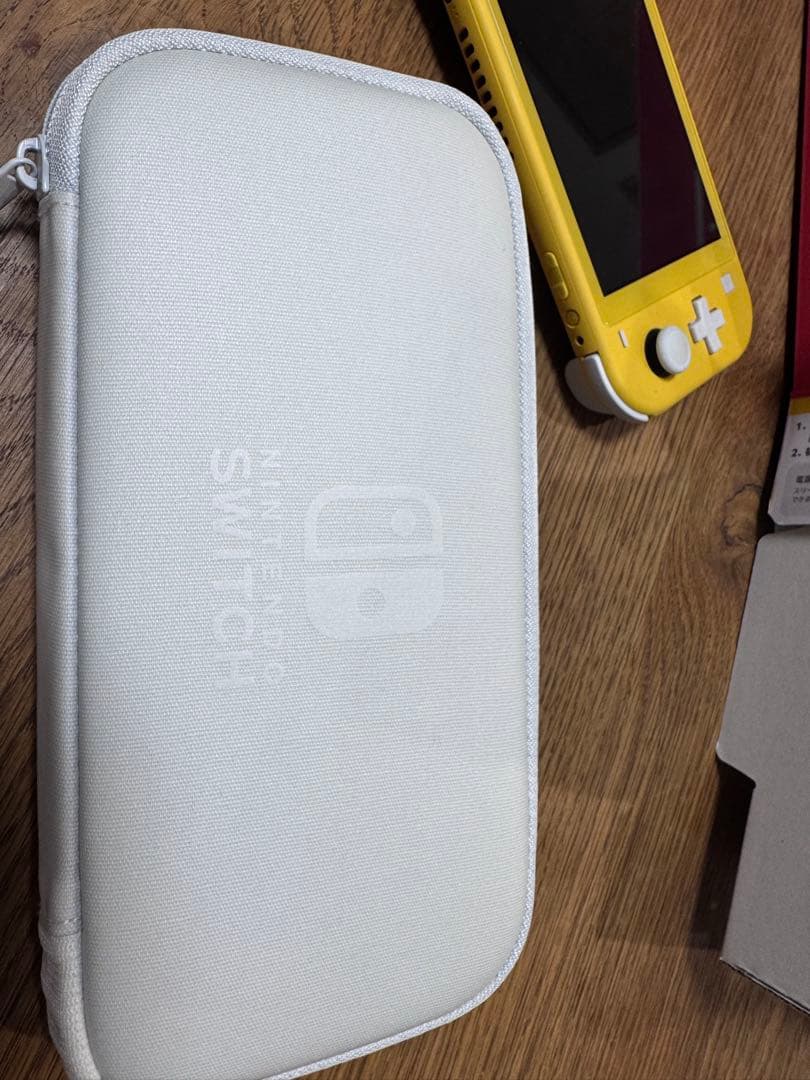 任天堂 switch liteイエロー 本体 ケース付き 延長保証あり