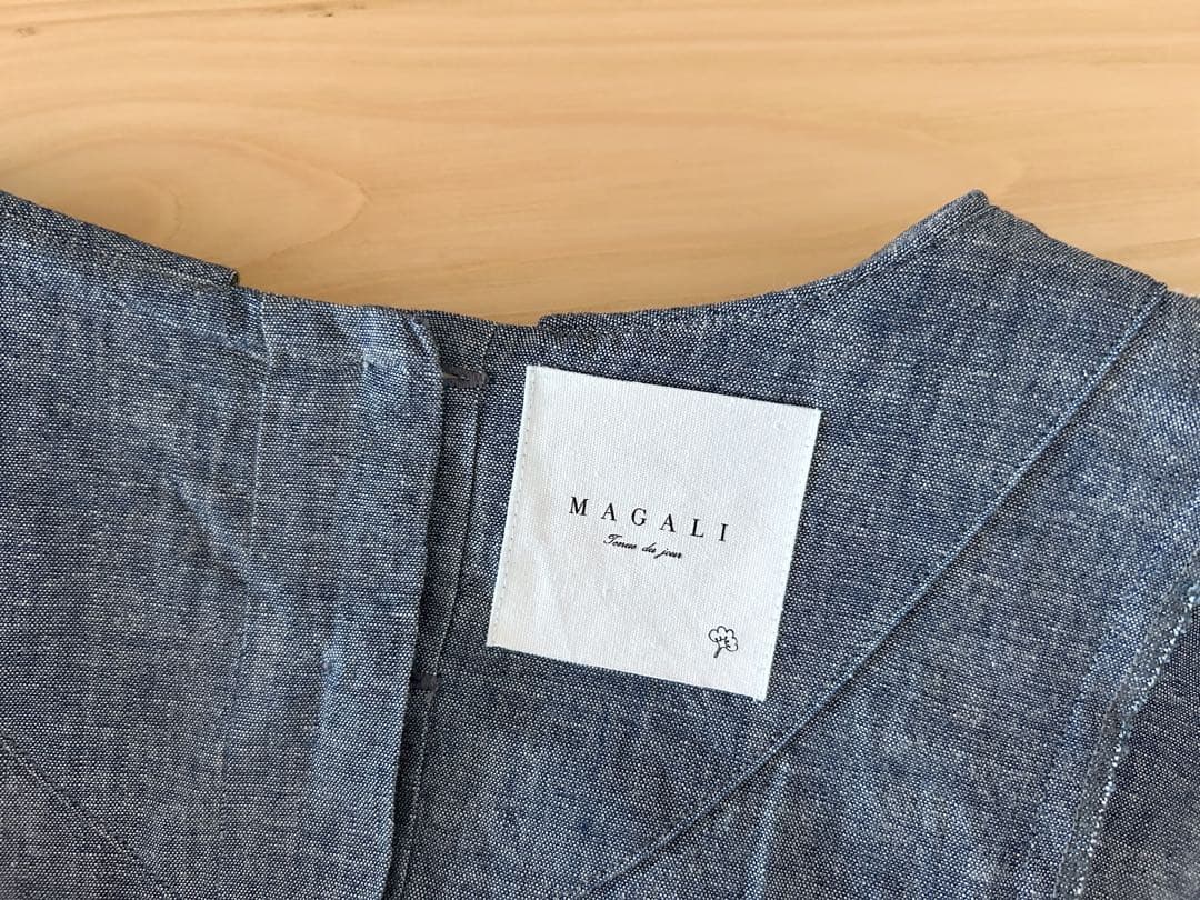 MAGALIマガリ コットンドビー・ウエストギャザープルオーバー