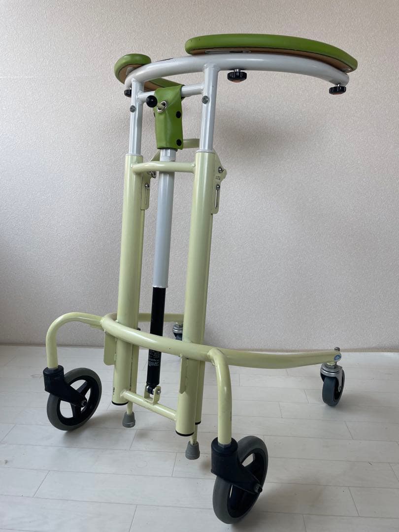 医療歩行器 : トレウォークスリム