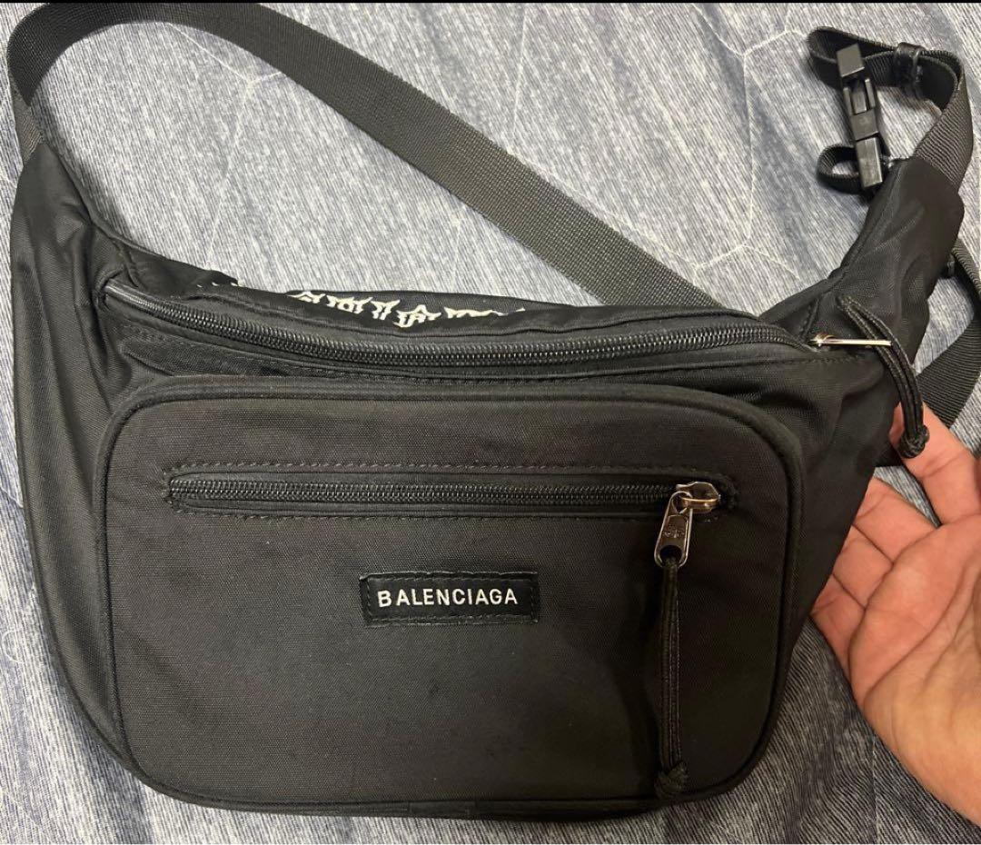 BALENCIAGA ボディバッグ ブラック　バレンシアガ