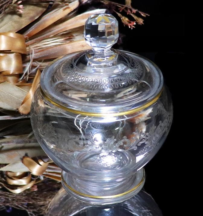 オールド・バカラ 1900年 金彩エッチング 花つなぎ文蓋物 イバラ 小物入れ