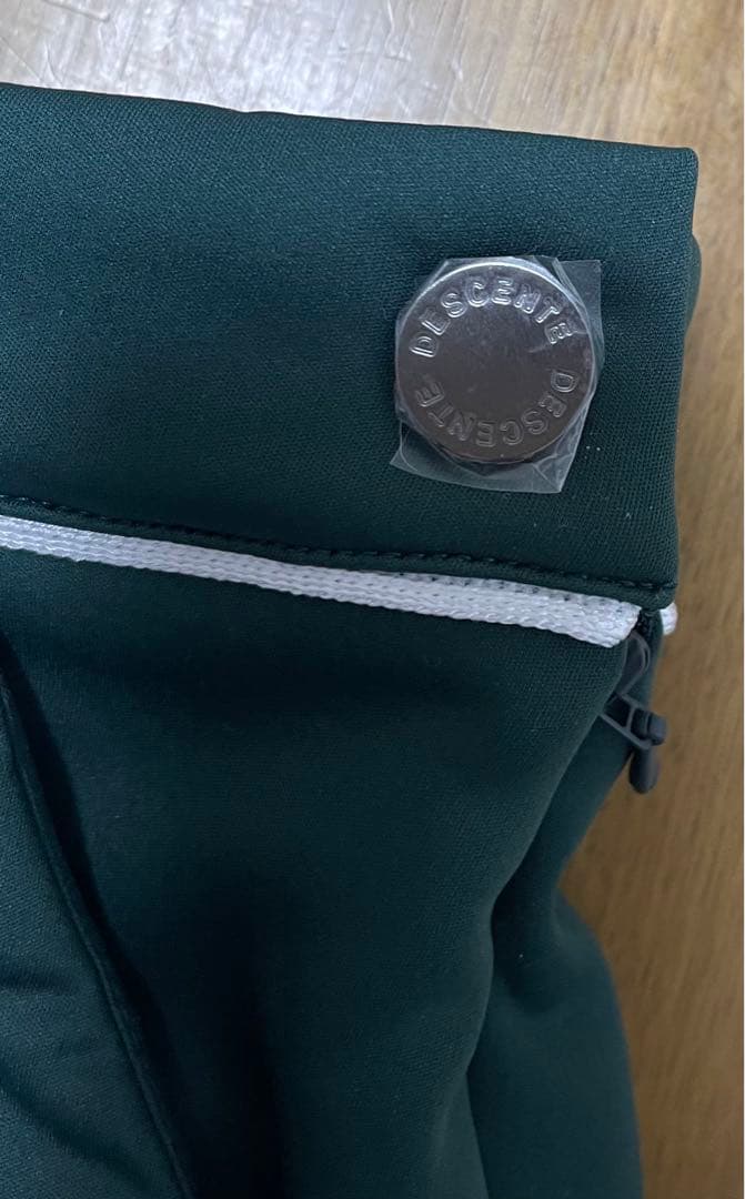 新品未使用タグ付き　デサント　ゴルフ　スカート　Mサイズ