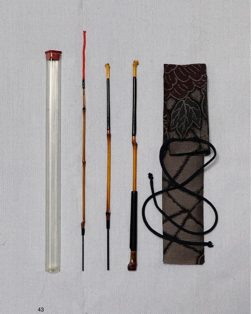 竿師作製の布袋全竹タナゴ竿　三本継