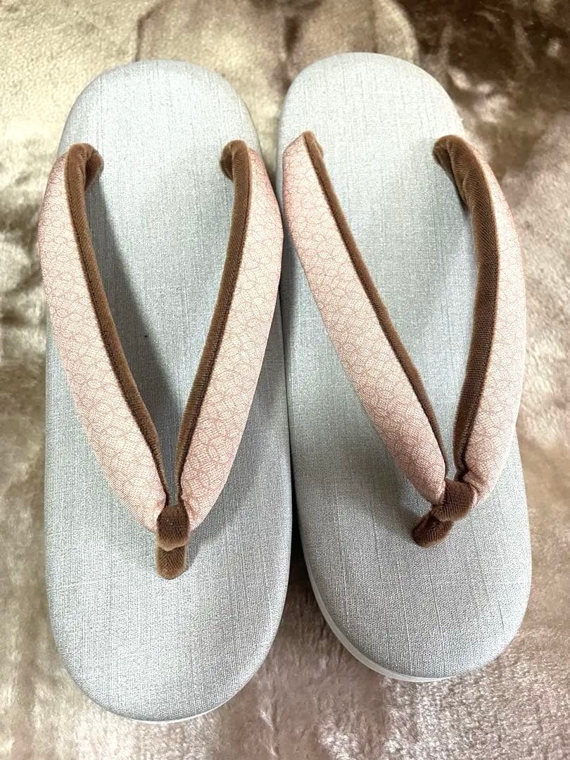 菱屋　カレンブロッソ　草履　グレー&ピンク　布地