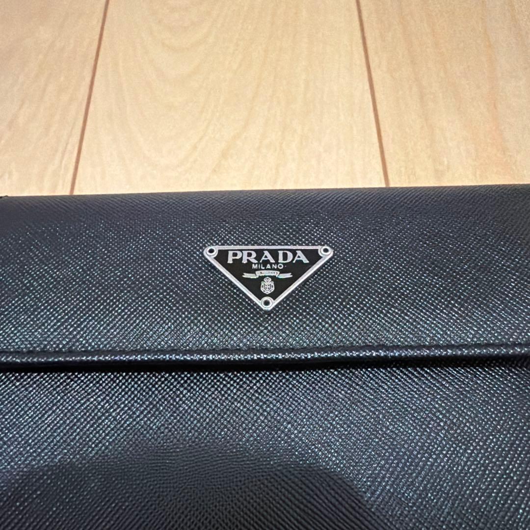 未使用級 PRADA　サフィアーノトライアングル　三つ折り財布　ブラック
