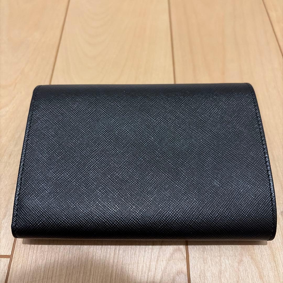 未使用級 PRADA　サフィアーノトライアングル　三つ折り財布　ブラック