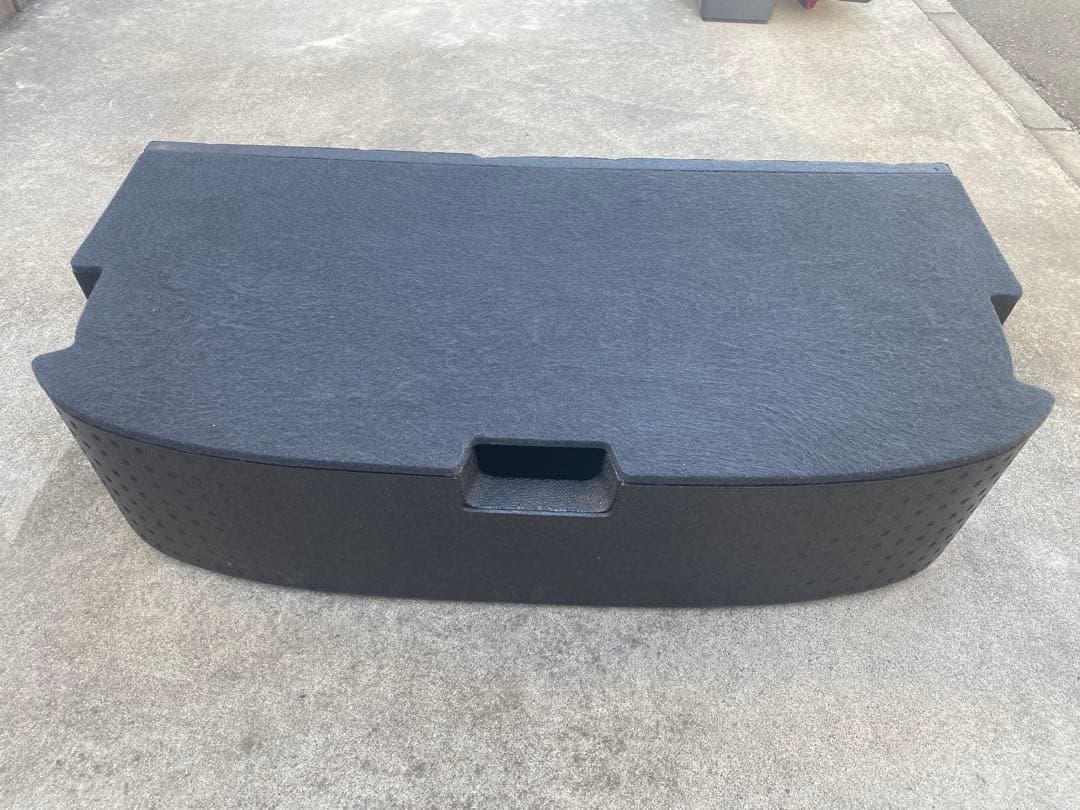 Z12キューブ　ラゲッジアンダーボックス