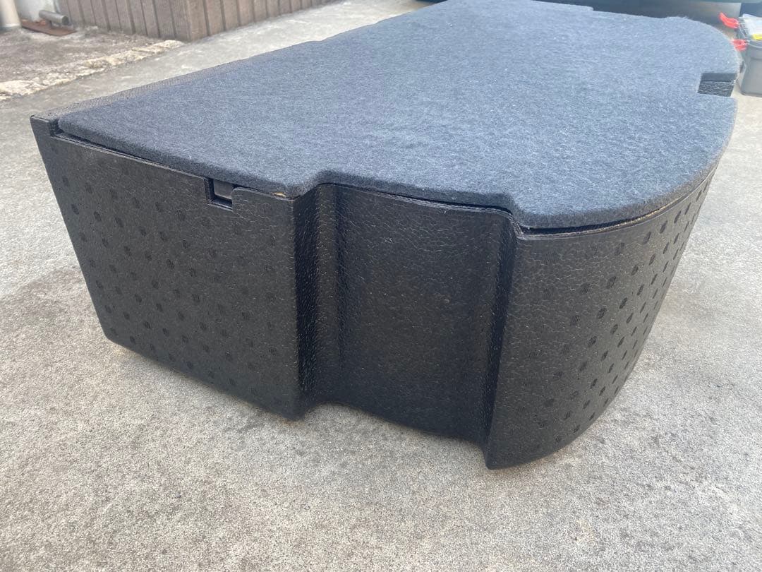 Z12キューブ　ラゲッジアンダーボックス