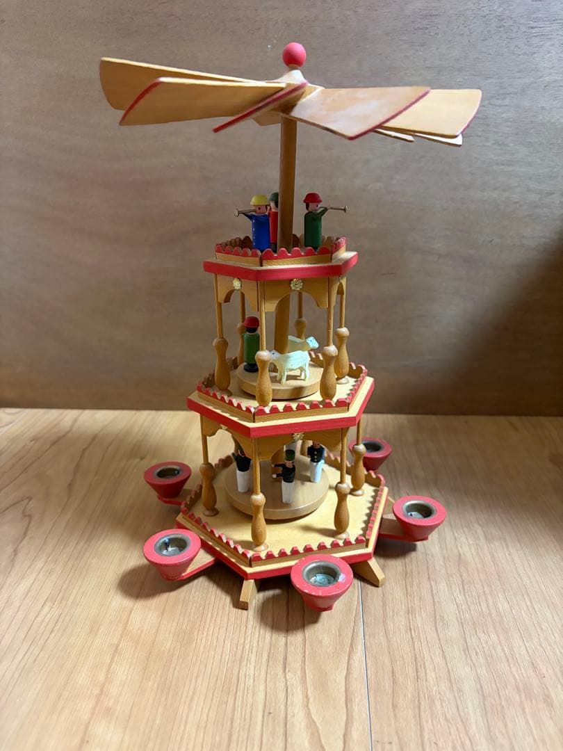 ドイツ　ザイフェン　ドイツ エルツ山脈地方工芸品 木製 クリスマスピラミッド