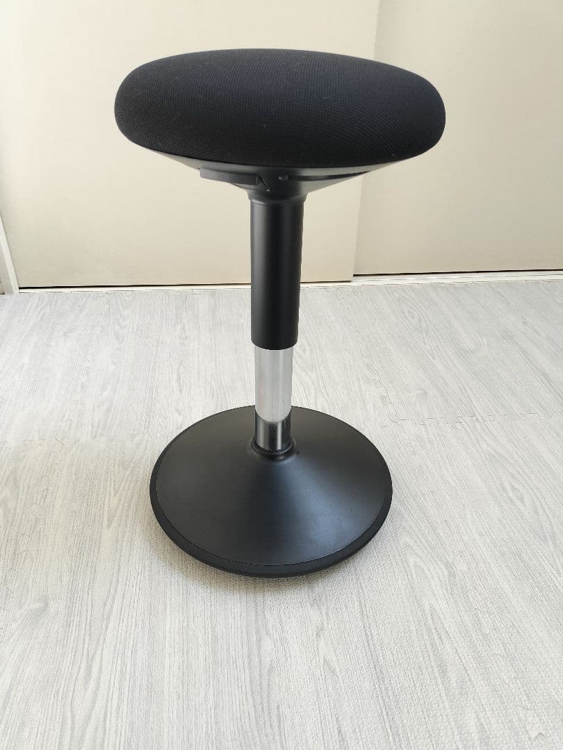 ★グラッチェア★ 座るだけで姿勢改善でき肩や腰の凝りを軽減する椅子 ★