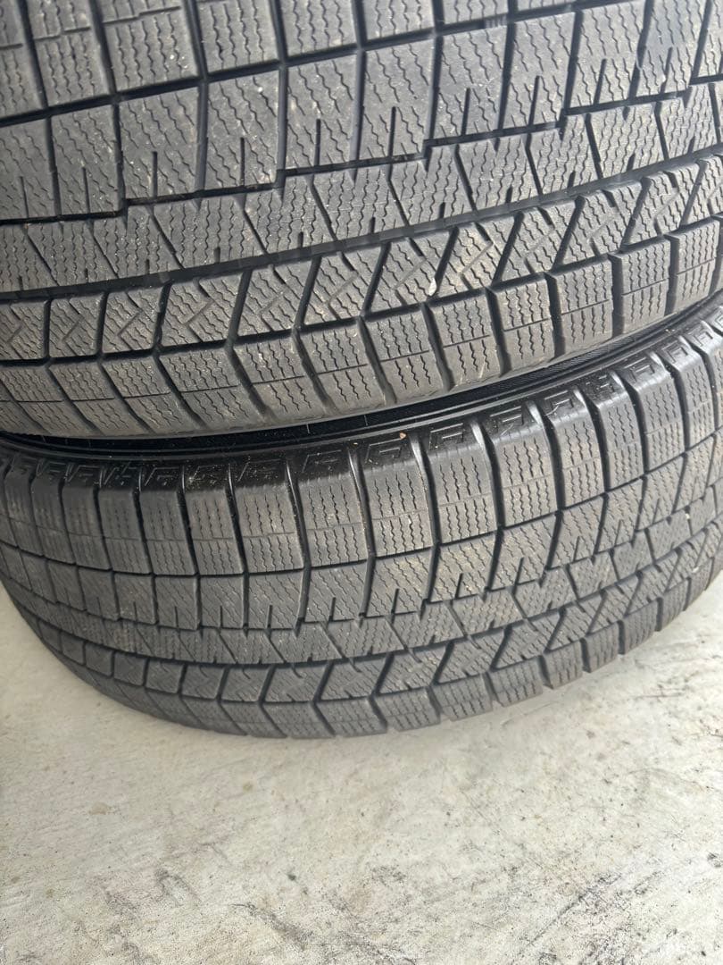 札幌発スタッドレス205 55 17 ミニ　ノアヴォクシーステップワゴン等