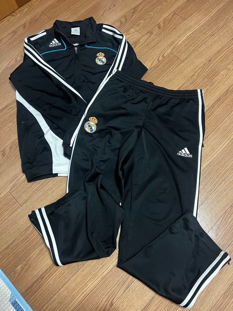 adidas レアル・マドリード トラックスーツ ブラック　Lサイズ　セール中‼️