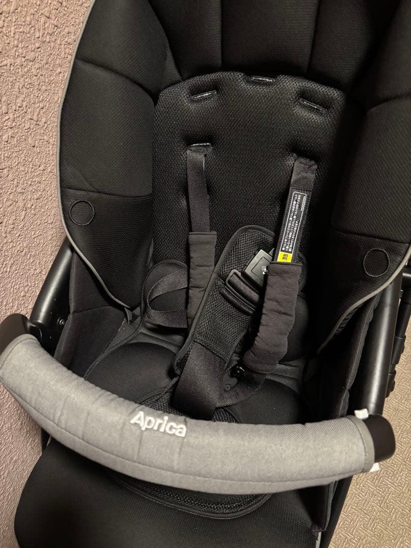 【美品】アップリカ　aprica ラクーナクッションフリーAC グレー