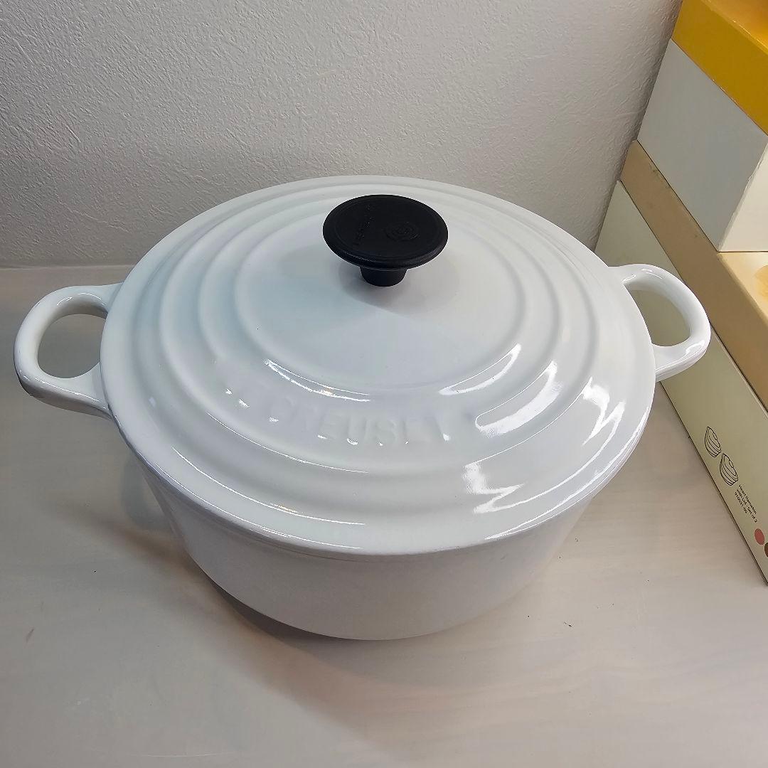 Le creuset ル・クルーゼ ホワイト 20cm 鋳鉄 両手鍋