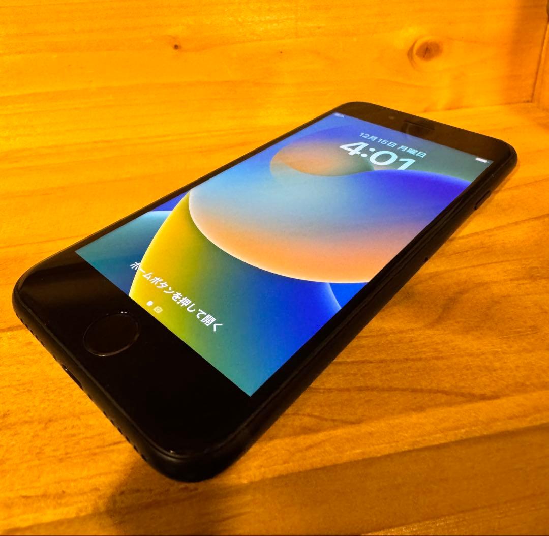 Apple iPhone se第3世代 64GB SIMフリー
