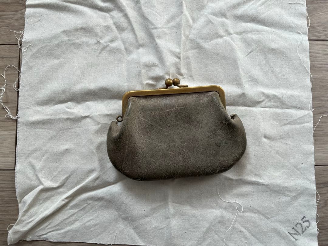 N25 レザーがま口ウォレット（クーズーストーン・中）