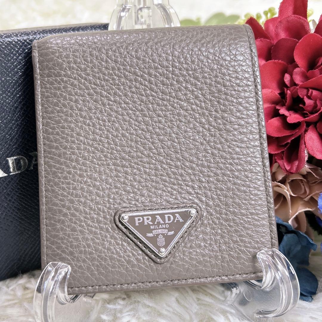 現行モデル PRADA パース付きレザーウォレット 三角プレート RFID