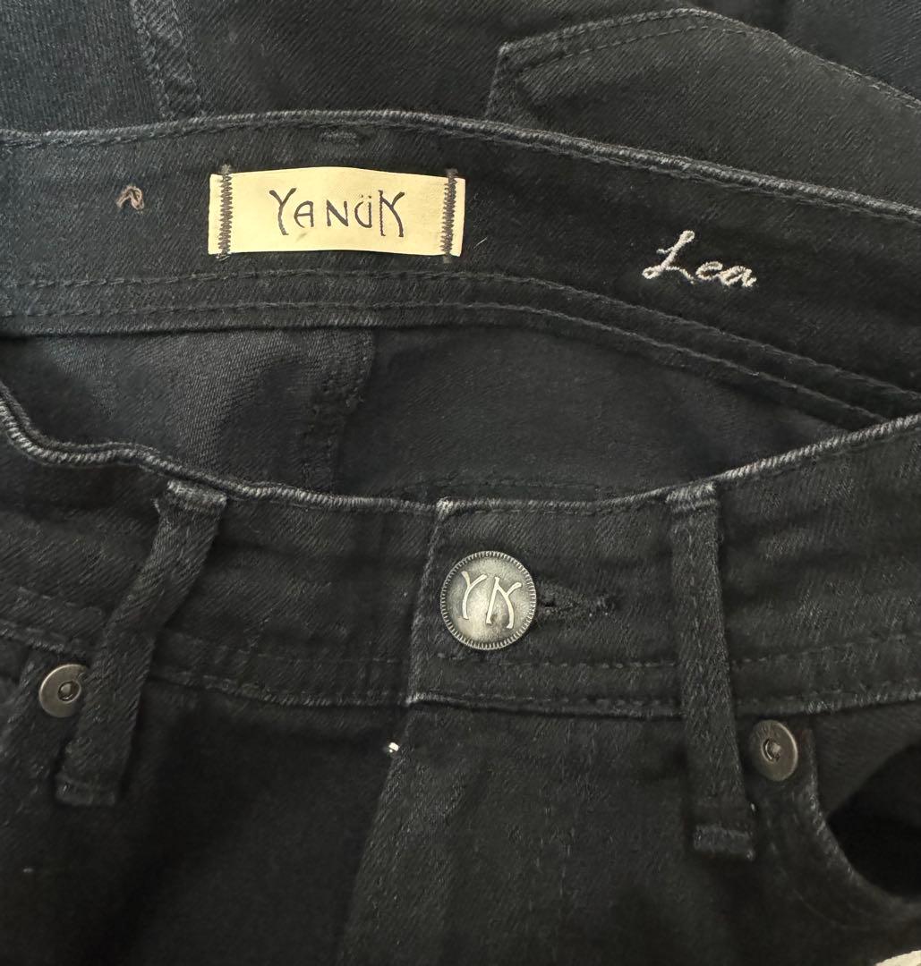 YANUKレア ボーイズストレートLEA