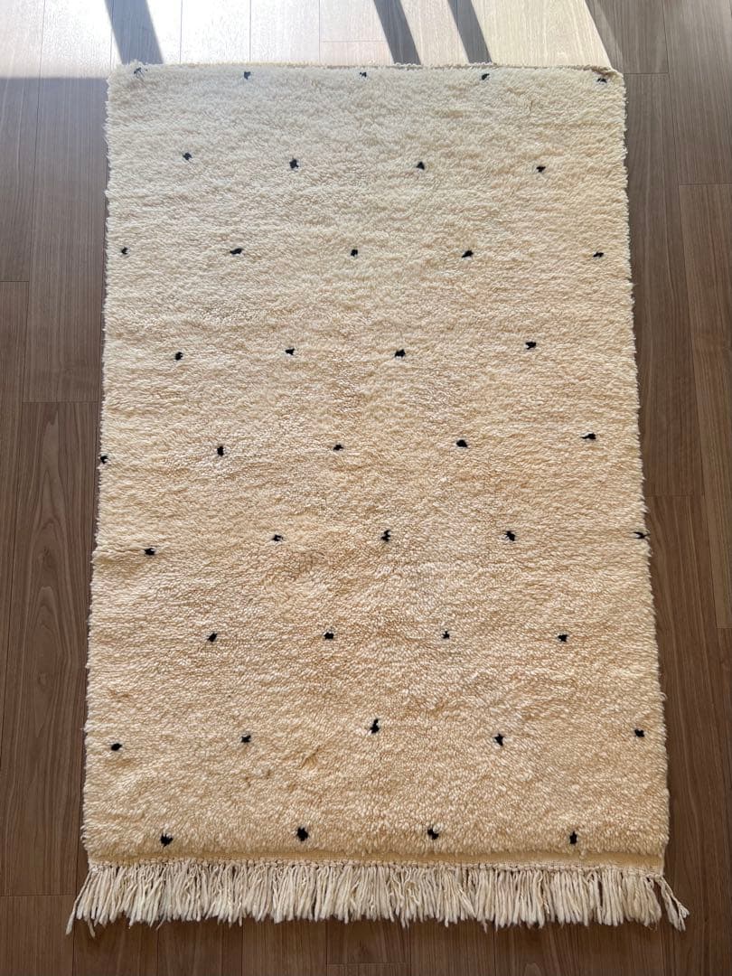 【新品】ドット柄ベニワレンラグ/フリンジ付き