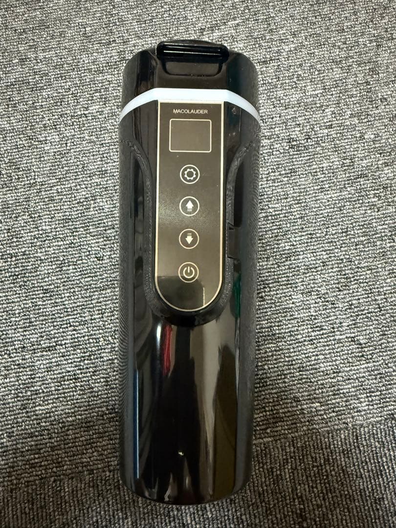 車載冷蔵庫とケトルとおまけ付きシガーソケット