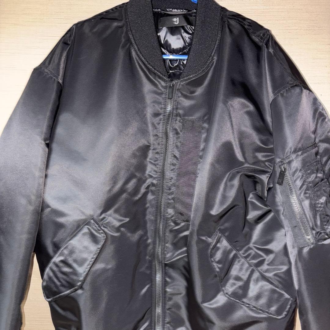 ユニクロ+J ハイブリッドダウンオーバーサイズMA-1ブルゾン ブラック2021