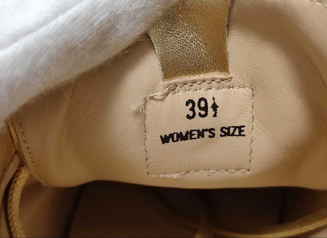 ★未使用・試着程度★トッズ　スニーカー　メタリックゴールド　パンチング　レザー