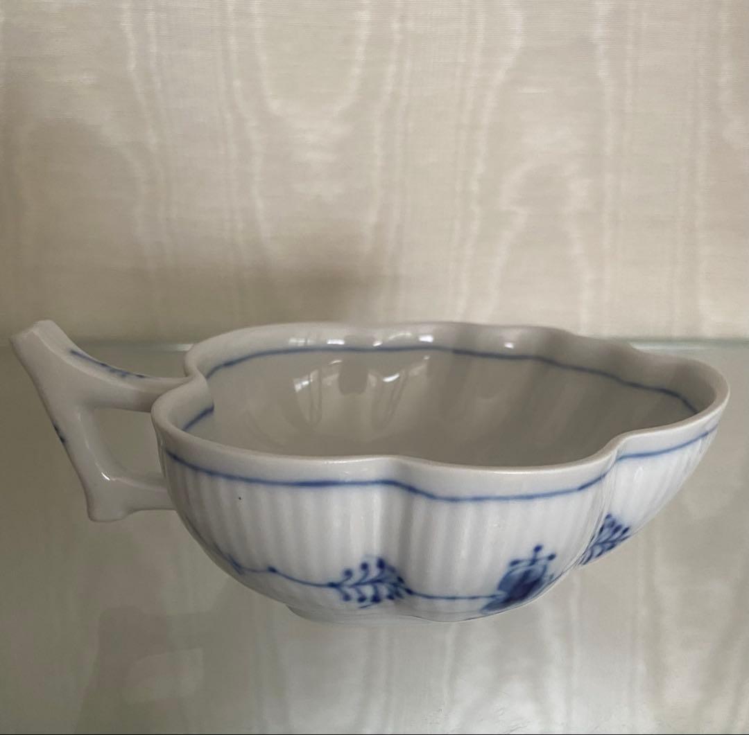 ロイヤルコペンハーゲン ブルーフルーテッド リーフディッシュ　デンマーク製