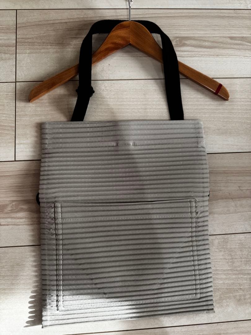 [稀少]HOMME PLISSE ISSEY MIYAKEプリーツボディーバッグ