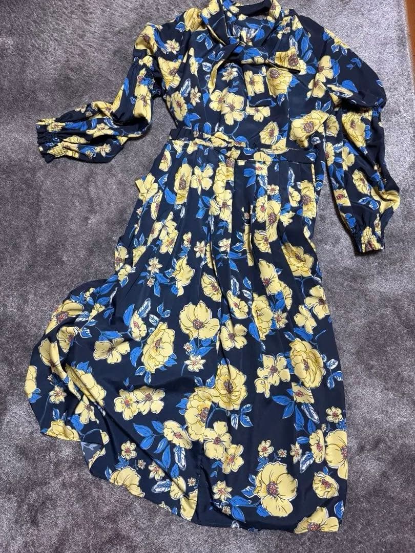 グレースコンチネンタル　花柄ネイビー長袖セットアップ