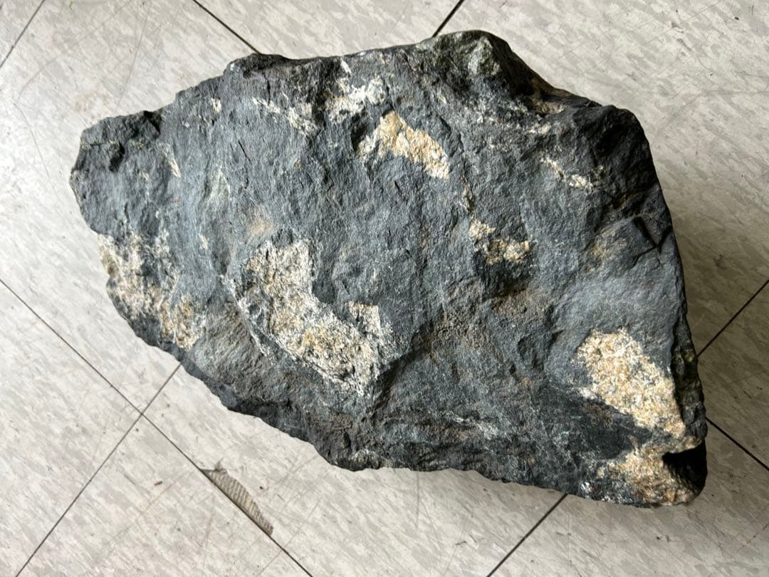 大型　神居古潭石　うぶ石　溜まり有り　重さ約１６kg