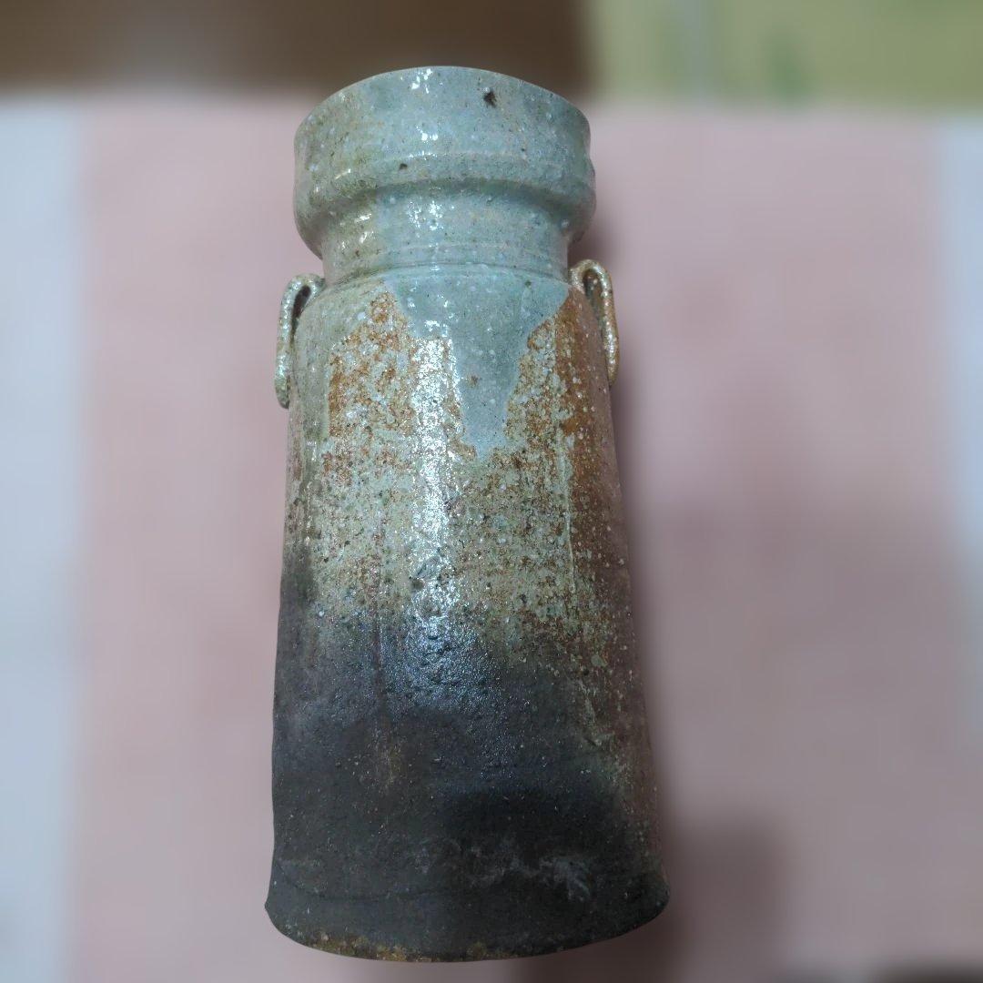 存在感が有る信楽焼の花瓶