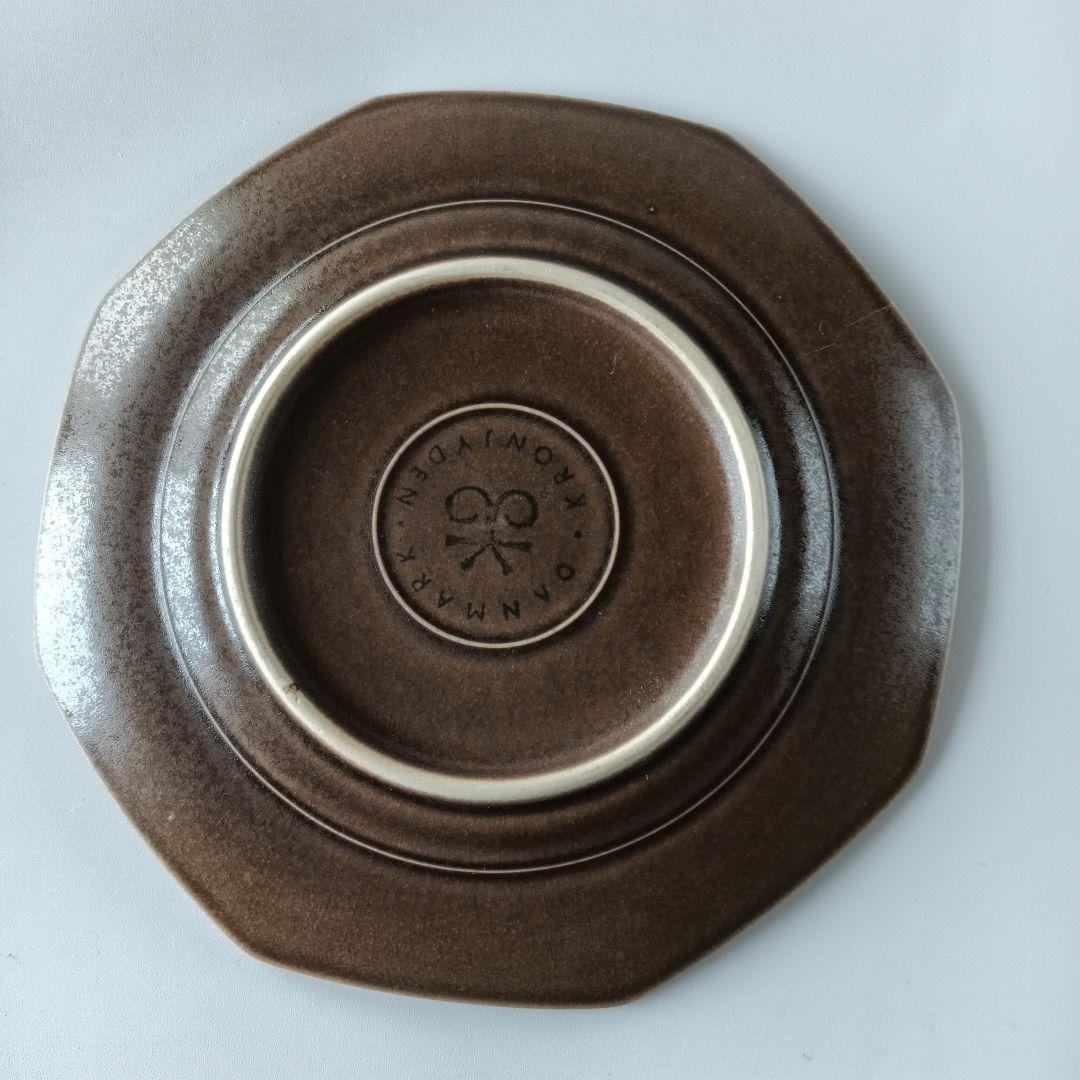 クイストゴー　アズール　オクタゴン　ブラウン　アンバー　ケーキプレート