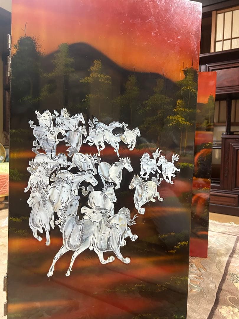 中国美術　螺鈿細工　衝立漆塗り　万馬奔騰図　令和8年干支