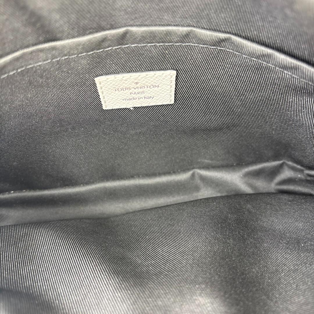 超極美品/RFID ルイヴィトン タイガラマ アウトドアメッセンジャーPM