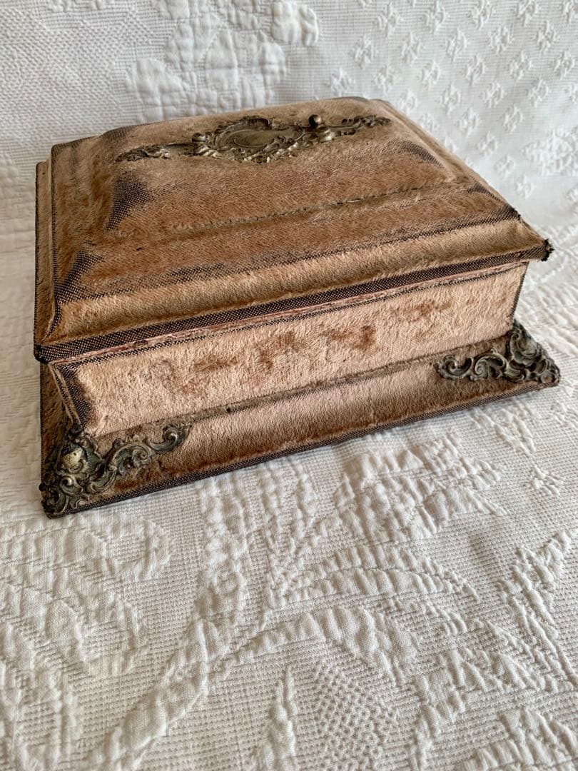 フランスアンティークベージュピンクのベルベットジュエリーボックス※シルクサテン