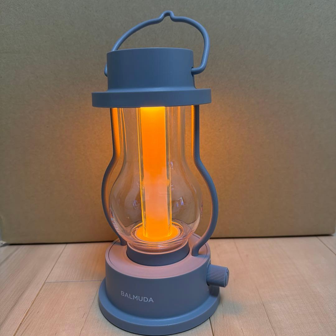 美品 バルミューダ LEDランタン ザ・ランタン ライト 照明 グレー 灰色