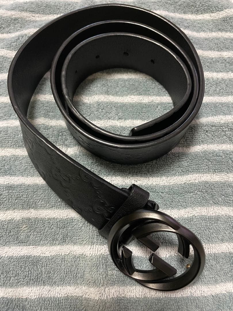 ブラックレザー ベルト ロゴバックル